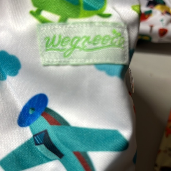 Baby Washable Reusable Baby Cloth Diapers & 4 Inserts - Picture 9 of 10